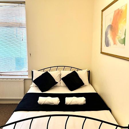 Aldgate Holiday Rooms لندن المظهر الخارجي الصورة