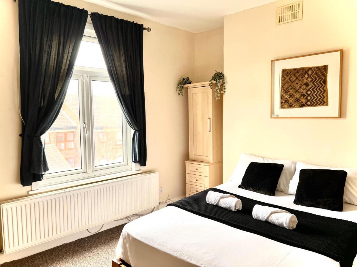 Aldgate Holiday Rooms لندن المظهر الخارجي الصورة