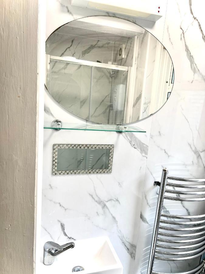 Aldgate Holiday Rooms لندن المظهر الخارجي الصورة