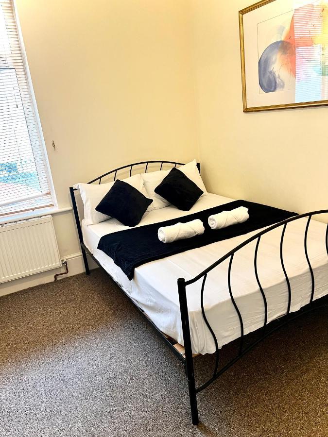 Aldgate Holiday Rooms لندن المظهر الخارجي الصورة